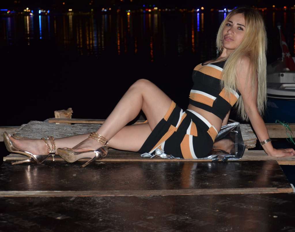 Kadıköy  Escort Kadınların Evinde Masaj Yaptırın